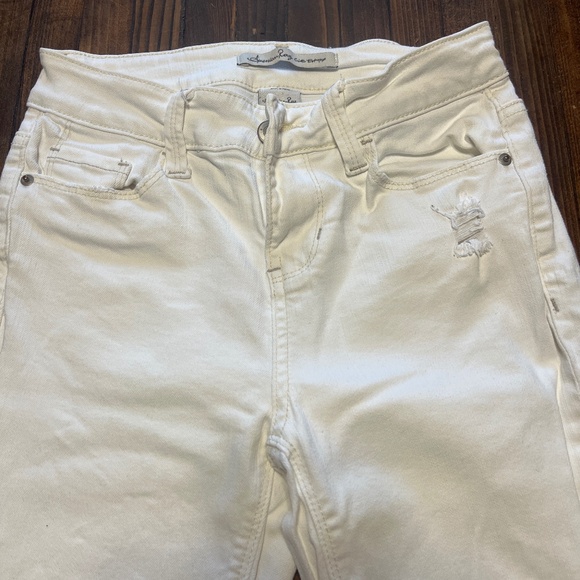 American Rag City Skinny Jeans - Picture 2 of 3